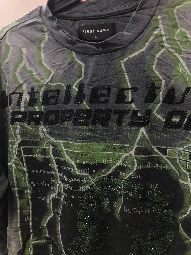 First Row graphic tshirt (Category: Tshirts & Polo Shirts ) located in Libona. Submitted by ooaakklleeyy (Listing ID 1465799045, Image 3). Description: -First Row acid-washed rhinestone lightning t-shirt -22.5” width x 25.5” length -See pic for issue .