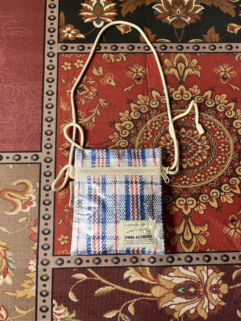 Fishthinks Sling Bag (Category: Sling Bags) located in Baguio. Submitted by whatthestore (Listing ID 1465781960, Image 1). Description: .