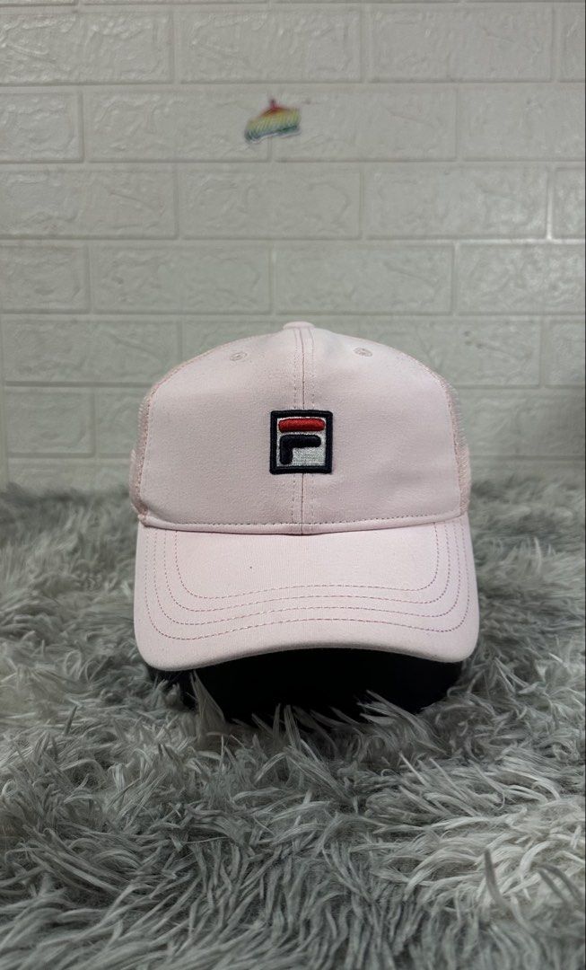 F*la adjustable buckle strap (Category: Hats & Beanies) located in Manila. Submitted by paulovenegaskalakal2020 (Listing ID 1465808363, Image 1). Description: For sale! Kalakal F*la trucker cap adjustable buckle strap UNISEX Adult Sign of usage Good as new Clean & reshape Ready to use MINE 799 +sf.