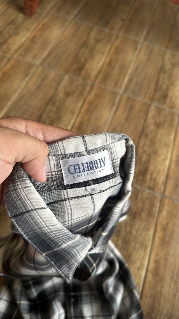 FLANNEL POLO (Category: Tshirts & Polo Shirts ) located in Manila. Submitted by urban.vintage (Listing ID 1465792957, Image 2). Description: ISSUE: NONE (NEED WASH) MOP :GCASH (NO COD) SHIP VIA: LALAMOVE & J&T LOCATION: PASIG CITY LENGTH: 29 WIDTH :22 .