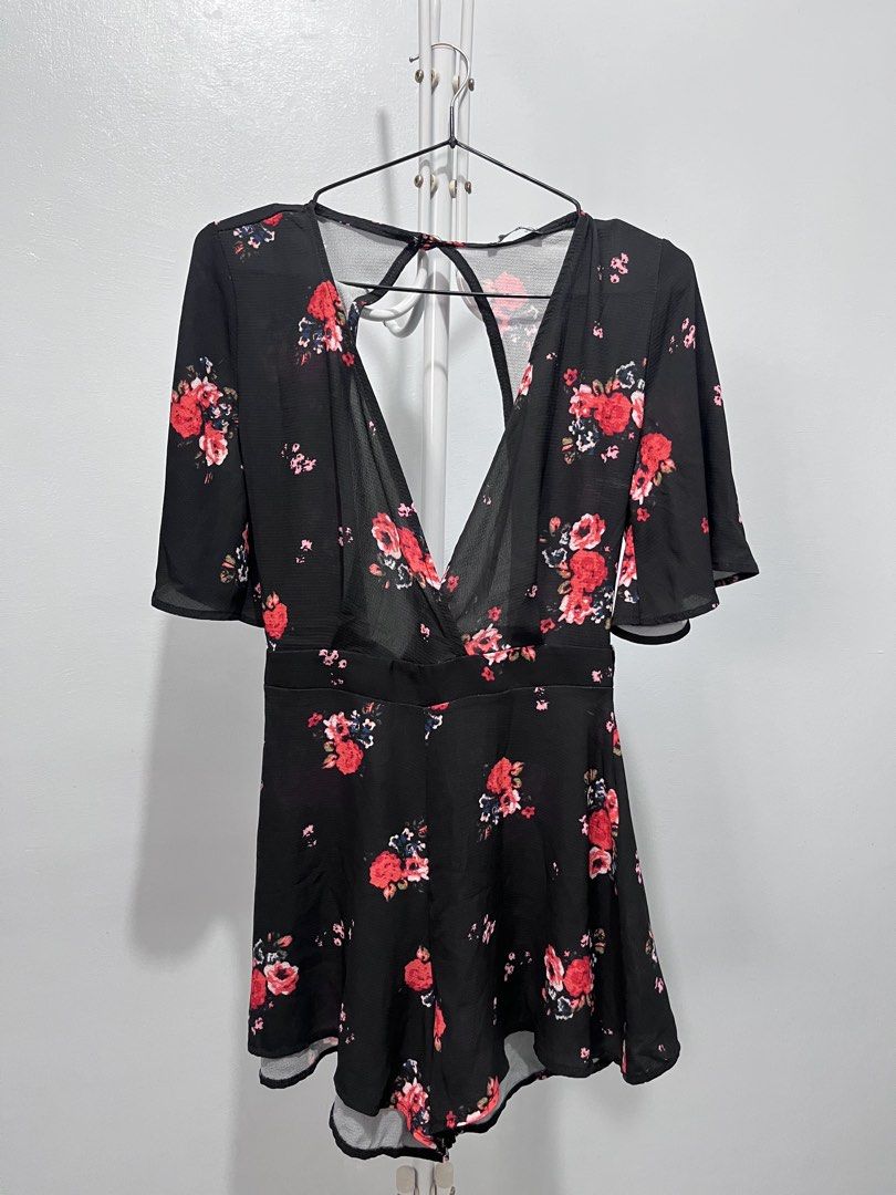 Floral dress (Category: Dresses) located in Makati City. Submitted by secondhandstories07 (Listing ID 1465801503, Image 2). Description: Color: Black and orange floral Ideal for nights out, beach and casual wear.