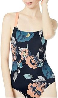 (Category: ) located in . Submitted by ljay.thriftedfinds (Listing ID 1465799599, Image 1). Description: .