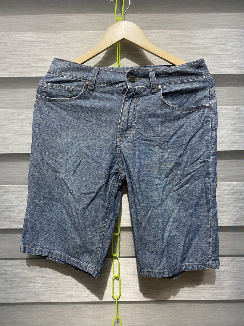 Florence & Fred Denim Shorts (Category: Activewear) located in Butuan. Submitted by nielben13 (Listing ID 1465901980, Image 1). Description: - Brand: Florence & Fred - Color/Wash: Medium blue - Rise: Mid-rise with belt loops - Design: Classic 5-pocket style with button closure and zip fly - Fit: Standard fit - Condition: Great for casual, warm-weather outfits and easy to pair with any top.