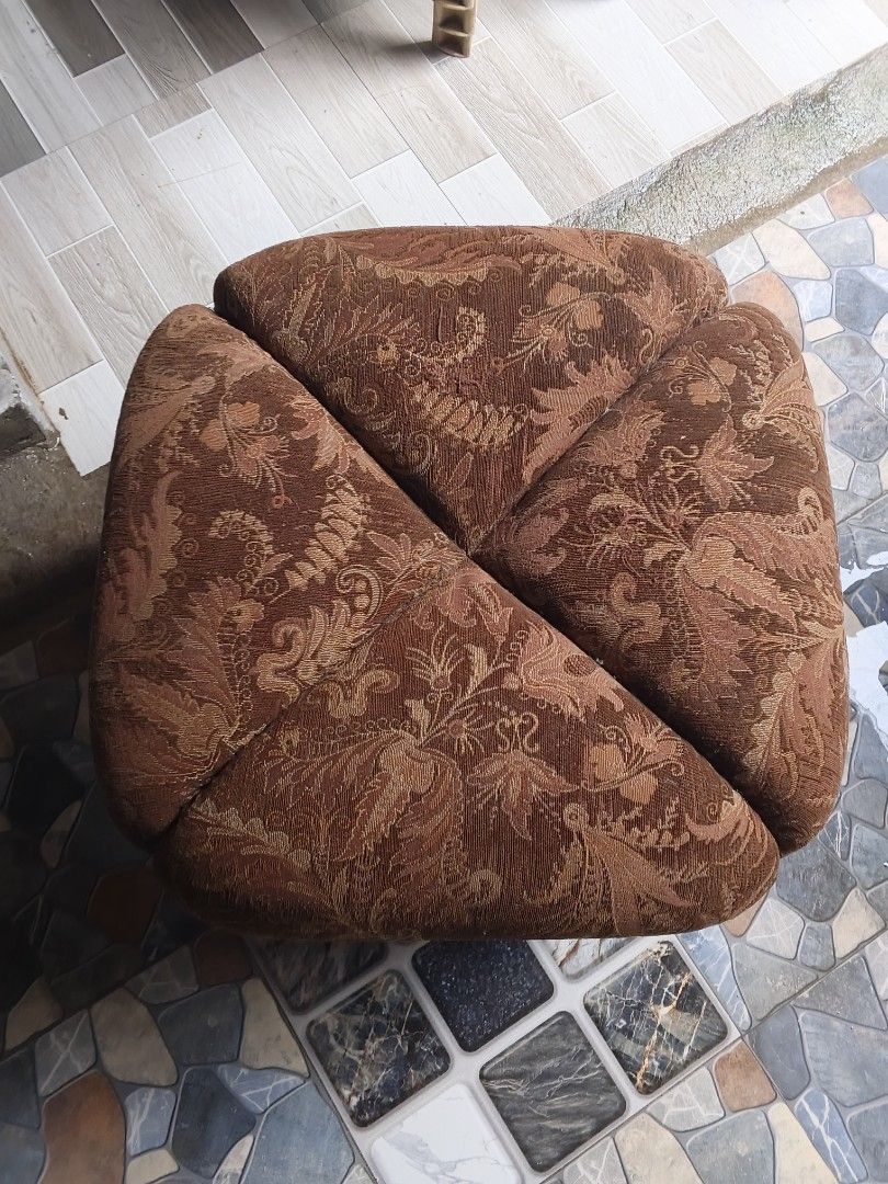 Foot Stool Ottoman (Category: Chairs) located in Marikina City. Submitted by etzceteraaah (Listing ID 1465759884, Image 2). Description: for pick up or lalamove only.