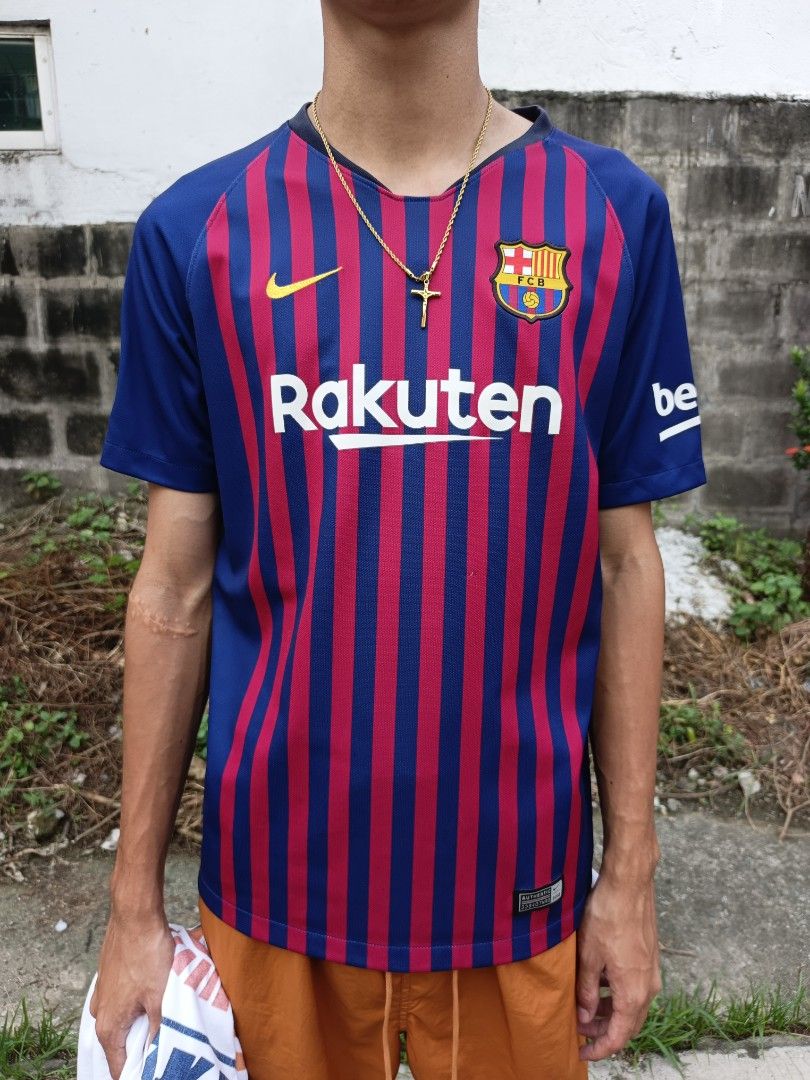 FOOTBALL JERSEY NIKE (Category: Formal Shirts) located in Manila. Submitted by freedeer.dd6cce (Listing ID 1465882966, Image 1). Description: AUTHENTIC FOOTBALL JERSEY EXCELLENT GOOD CONDI SIZE MED 850 PHP.