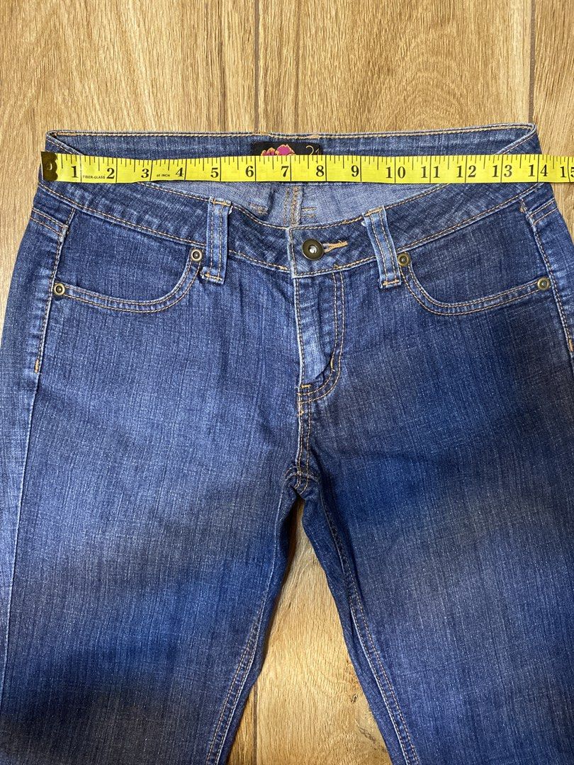 Forever 21 blue denim jeans (Category: Jeans) located in Dagupan City. Submitted by lejgumiran07 (Listing ID 1465937840, Image 2). Description: Personal preloved.