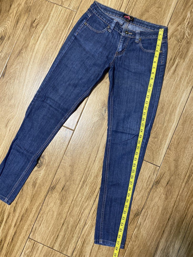 Forever 21 blue denim jeans (Category: Jeans) located in Dagupan City. Submitted by lejgumiran07 (Listing ID 1465937840, Image 3). Description: Personal preloved.