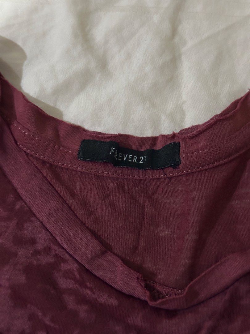 Forever 21 Maroon See-Through Tank Top (Category: Sleeveless) located in Quezon City. Submitted by gentle_le (Listing ID 1465781336, Image 2). Description: There are signs of worn out but still good to use Original price: ₱895 .