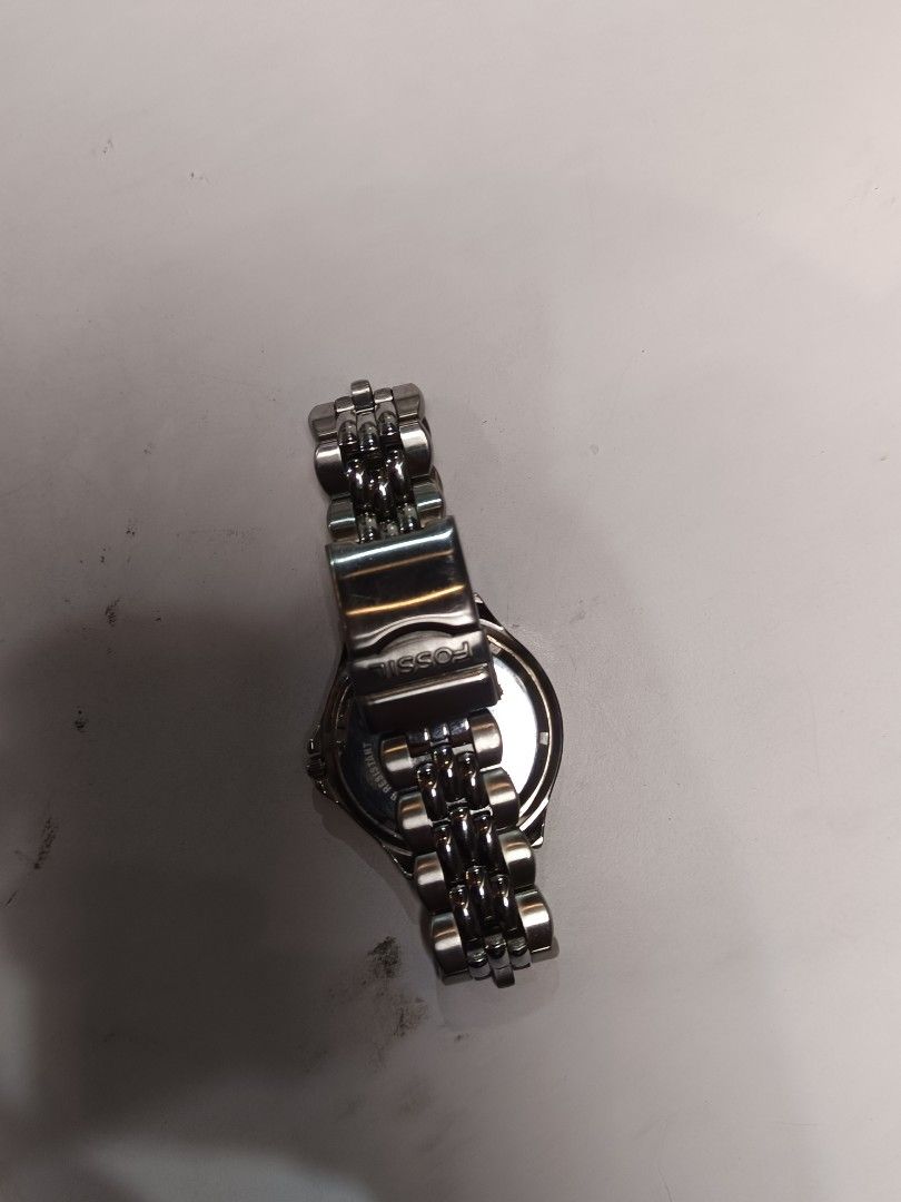 Fossil blue 50 meters (Category: Men's Watches) located in Quezon City. Submitted by cyrus_0918.sept (Listing ID 1465780814, Image 2). Description: .