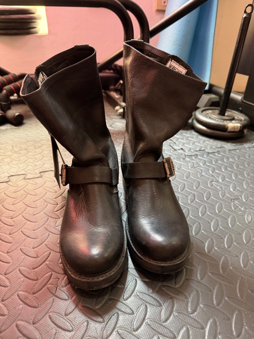 Frye Veronica Flex Short Boots (Category: Boots) located in Quezon City. Submitted by krtstn (Listing ID 1465796898, Image 1). Description: original size 6.5 but fits size 6 .