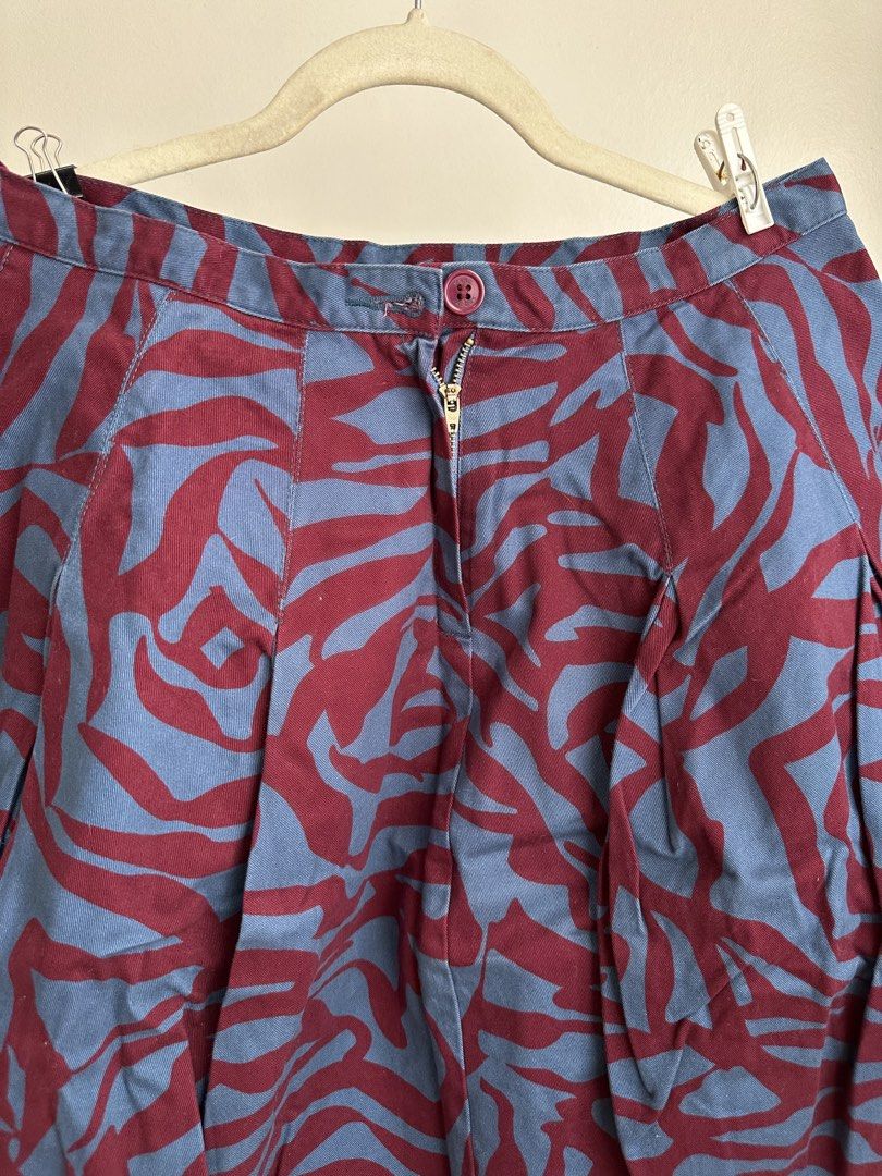Funky Skirt (Category: Skirts) located in Cebu City. Submitted by diabriciaa (Listing ID 1465785943, Image 2). Description: ✿ READ BIO FIRST ✿ FIRST TO PAY GETS THE ITEM ⭑.ᐟ NO COD, PAYMENT FIRST BASIS ⭑.ᐟ about the item ╰┈➤ Used Once, No flaws dimensions 𖦹 Waist: 30" 𖦹 Hips: 46" 𖦹 Length: 46" RFS: dECLUTTERING.
