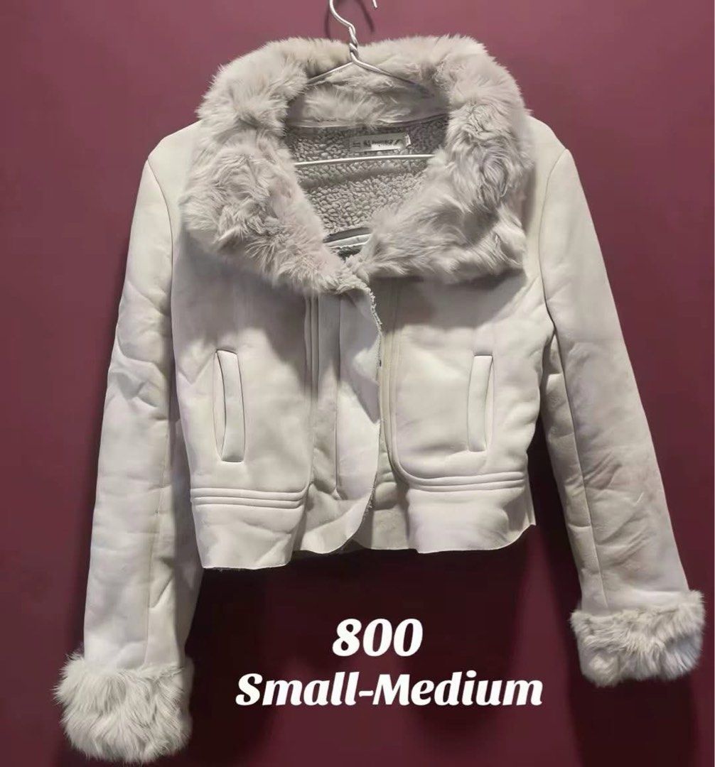 Fur collar crop jacket (Category: Coats, Jackets and Outerwear) located in Makati City. Submitted by th3spiceofvalentines (Listing ID 1465910266, Image 1). Description: .