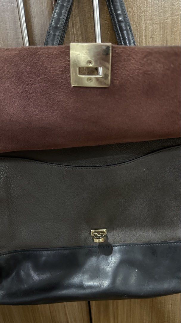 FURLA Leather Handbag (Category: Luxury Bags & Wallets) located in Muntinlupa City. Submitted by pgba_ (Listing ID 1465891591, Image 3). Description: * Genuine leather feel * Spacious interior — fits 13” Laptop *Can be handbag or shoulderbag * Signs of wear from previous use, especially on the handles — please see photos * More photos available upon request; please DM if you’d like to see additional photos * Thrifted this piece so authenticity is