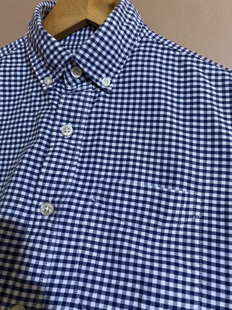 Gap Checkered Button Down Long Sleeves (Category: Tshirts & Polo Shirts ) located in Cadiz. Submitted by thespotcdz (Listing ID 1465838788, Image 3). Description: XXS on tag Width 19" Length 25.5" front / 26.5" back Good as new .