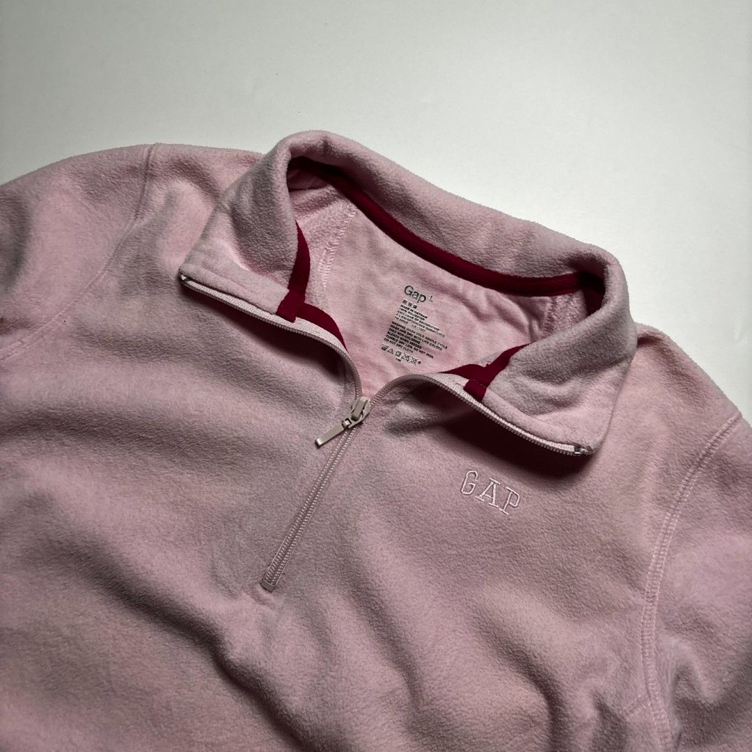 GAP Q-zip Jacket (Category: Coats, Jackets and Outerwear) located in San Pablo. Submitted by refitsph (Listing ID 1465822596, Image 2). Description: - Width: 20 - Length: 25.5 - Legit / Authentic - Flawless - Already Washed and Ready to Wear.