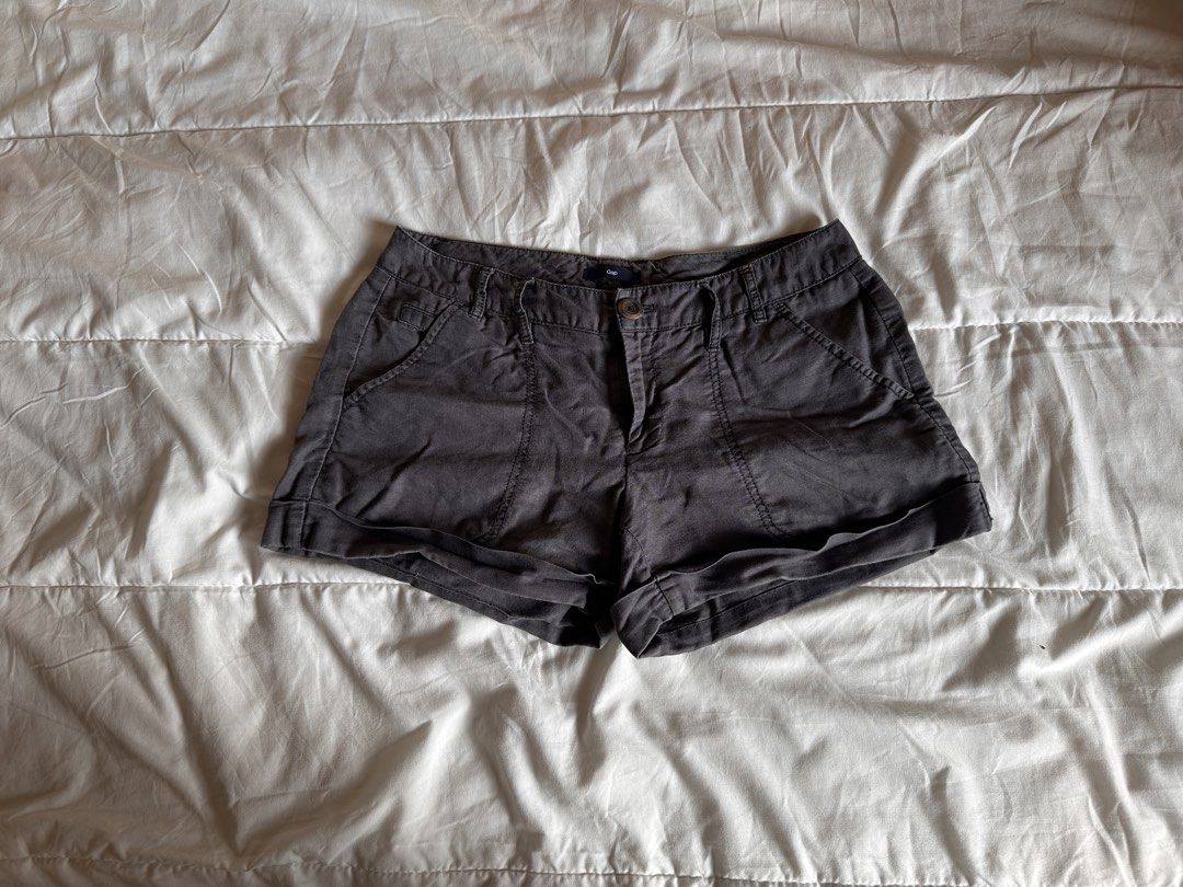 Gap Vintage Shorts (Category: Shorts) located in Los Banos. Submitted by prel0v3d. (Listing ID 1465904827, Image 1). Description: .