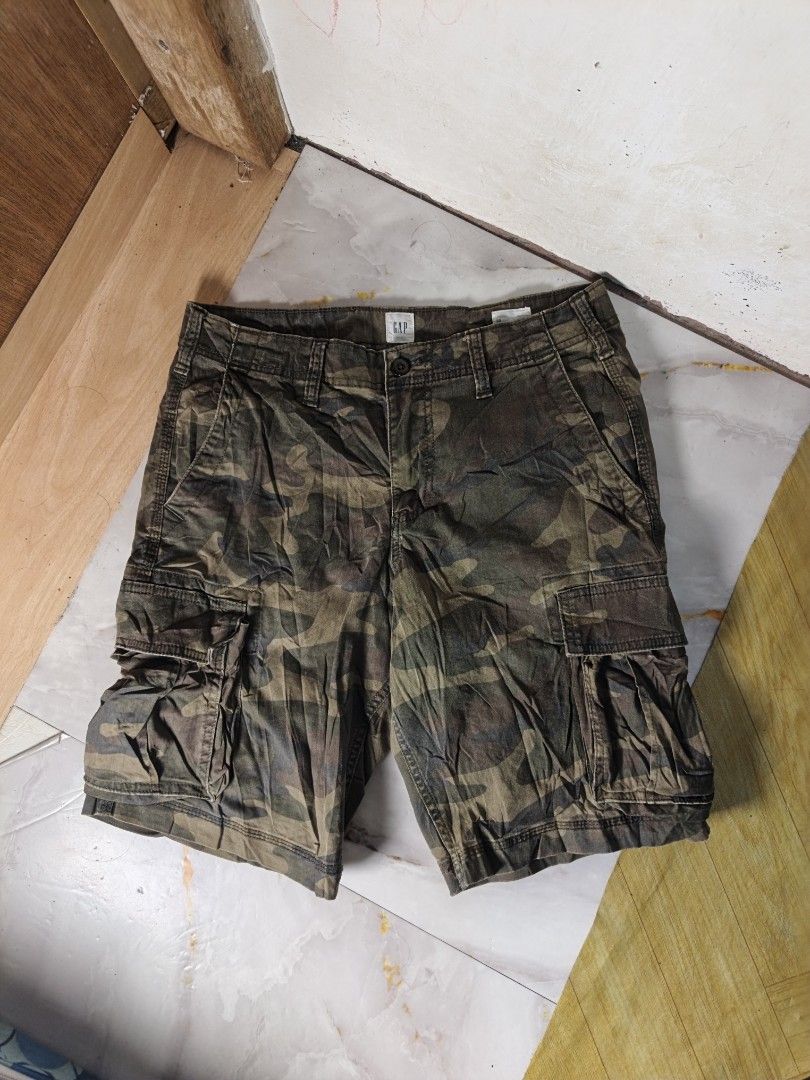 Gap Woodland Camou Cargo (Category: Shorts) located in Nasipit. Submitted by zaynzdrip (Listing ID 1465898770, Image 1). Description: 32 -33 width by 20.5 good as new pm po mga boss.
