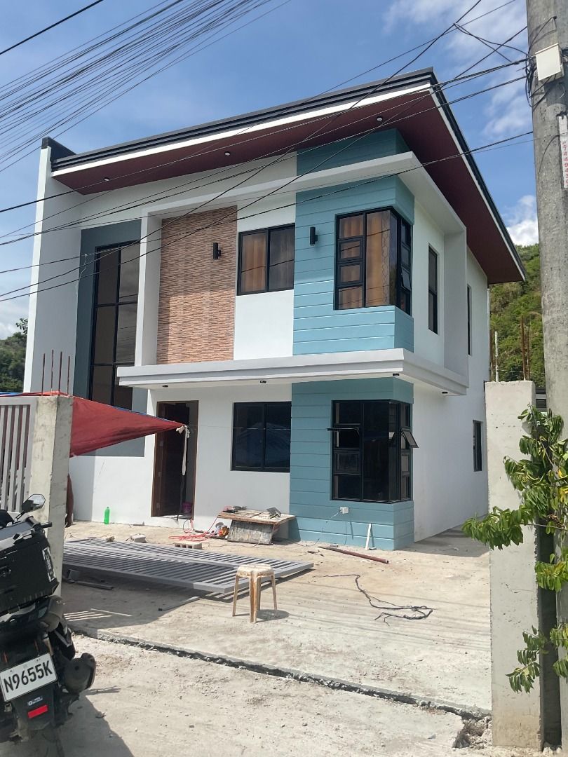 Garnet Single Attached House & Lot (Category: House & Lot) located in Antipolo. Submitted by eastside_estatesph (Listing ID 1465794181, Image 2). Description: Town & Country Heights Garnet Single Attached House & Lot FREE Solar Lot Area 150 sqm Floor Area 105 sqm 3 Bedrooms 3 Toilet & Bath 2 Carport.