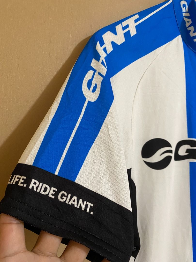 Giant Cycling Jersey (Category: Activewear) located in Cadiz. Submitted by thespotcdz (Listing ID 1465849331, Image 3). Description: Large on tag Width 19.5" Length 24.5" front / 28" back.