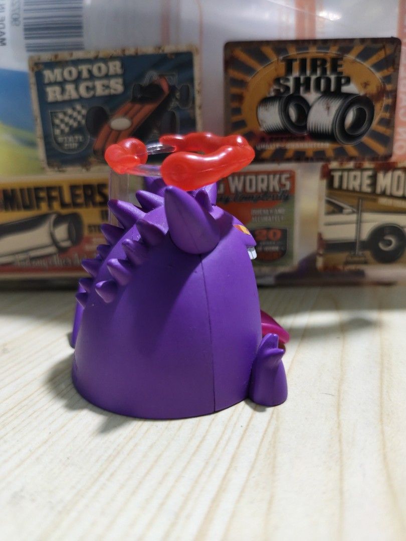 Gigantamax Gengar Pokémon Figure T-ARTS (Category: Figurines & Statues) located in Valenzuela. Submitted by chuwie1026 (Listing ID 1465882599, Image 3). Description: - Authentic Nintendo Pokémon merchandise by T-ARTS (stamped on base) - Features Gigantamax Gengar with tongue sticking out - Includes red cloud detail floating above the head on a clear stand - Stands upright on its own - Standard gashapon figure size - Ideal for Pokémon fans and toy