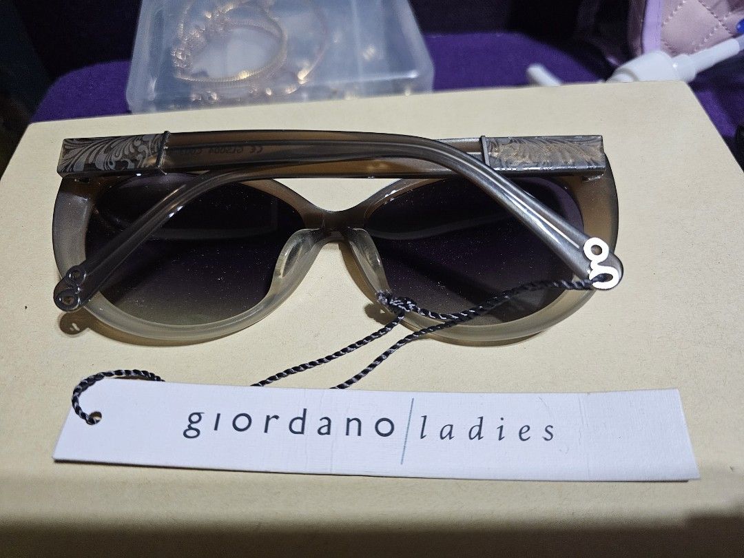 Giordano Eyeglass Sunglasses Eyewear (Category: Sunglasses & Eyewear) located in Manila. Submitted by onlinesmartshopping12 (Listing ID 1465893661, Image 2). Description: no issue still with tag case - peeled.