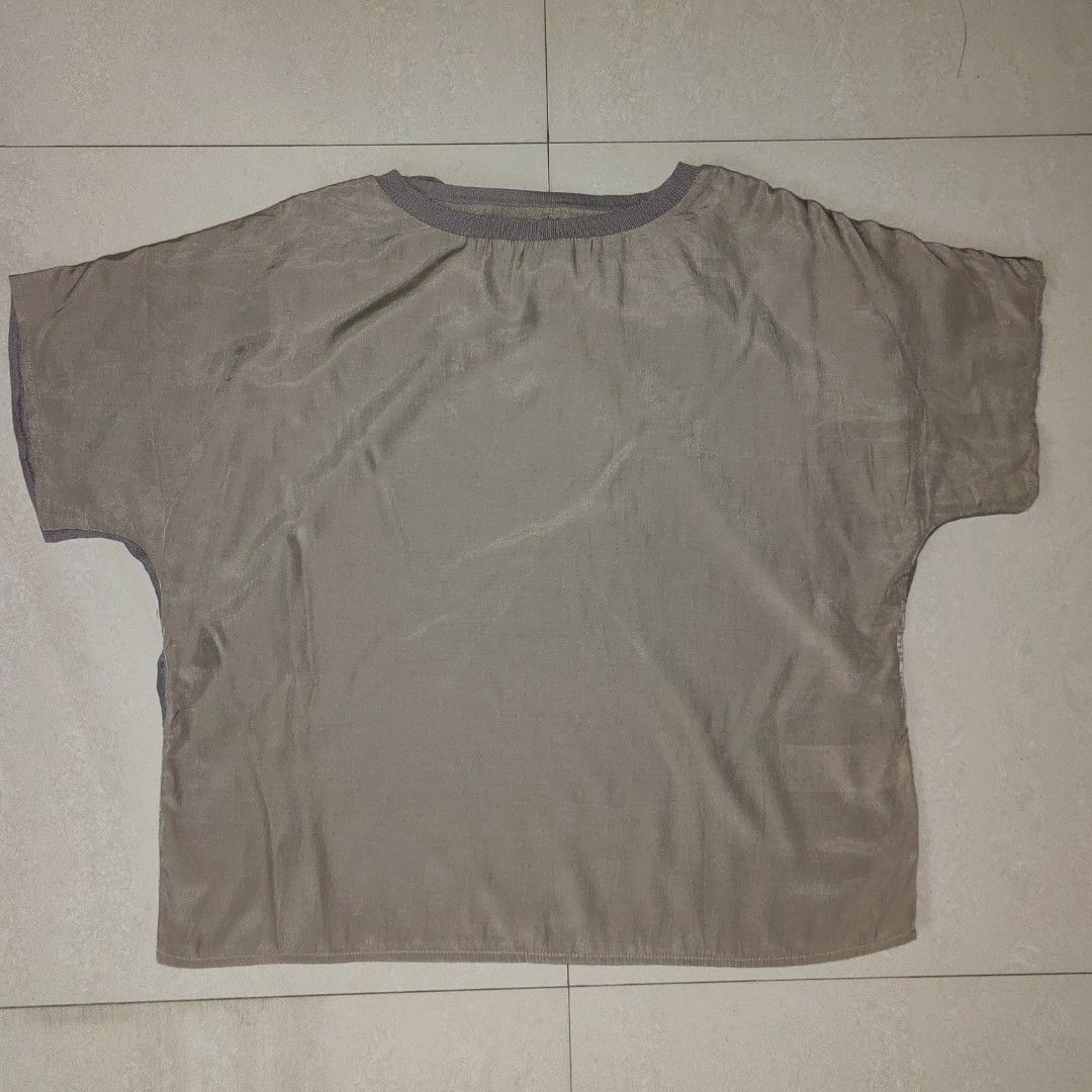 GIORDANO Ladies top (Category: Blouses) located in Barotac Nuevo. Submitted by yorcollections (Listing ID 1465823172, Image 1). Description: GIORDANO Ladies top Length 22 inches Width 21 inches 200php.