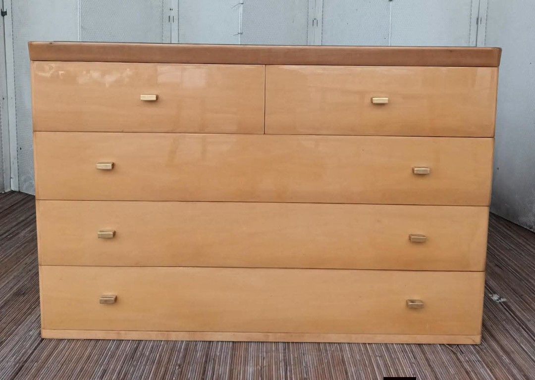 Glass Top Console Drawer (Category: Shelves, Cabinets & Racks) located in Meycauayan. Submitted by marygracecasimiro (Listing ID 1465915646, Image 1). Description: Premium Japanese Drawer Glass Top / Console L41.5 x W16.5 x H27 Price: 8,500💚/🩷.