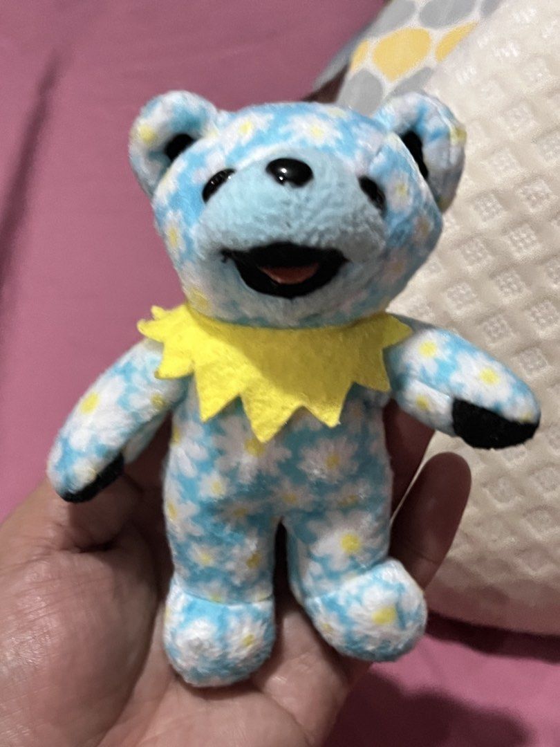 Grateful Dead bean bear 5 inches DAISY (Category: Plushies & Soft Toys) located in Paranaque City. Submitted by bonsaiart (Listing ID 1465898858, Image 2). Description: Pre owned Good condition 850+sf Payment via gcash or paymaya Shipping via j&t No to cod/ cop/ meetup.