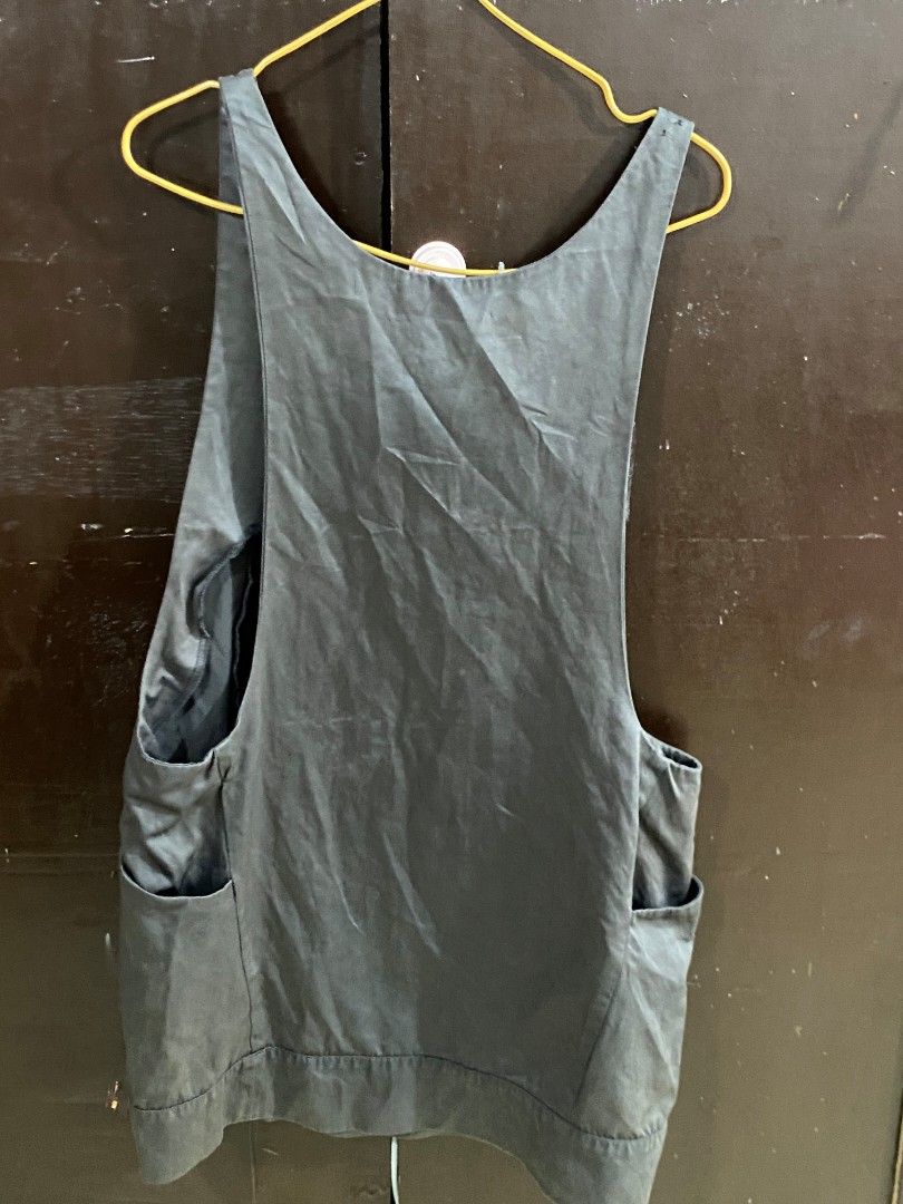 Gray Sleeveless Jumper (Category: Rompers) located in Naga. Submitted by zealdog.657924 (Listing ID 1465933977, Image 2). Description: Neckline: Round Neck Fit: Relaxed & Comfortable Material: Soft, lightweight fabric Stretch: Slightly stretchable Easy to layer and style.
