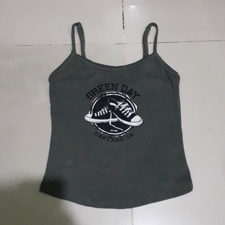 Green Day Official Merch Croptop (Category: Others Tops) located in Koronadal. Submitted by scottie_spliffin (Listing ID 1465939496, Image 1). Description: Size: Small Condition/Color Rate: 10/10 Price: 350 Add SF (Courier thru J&T).
