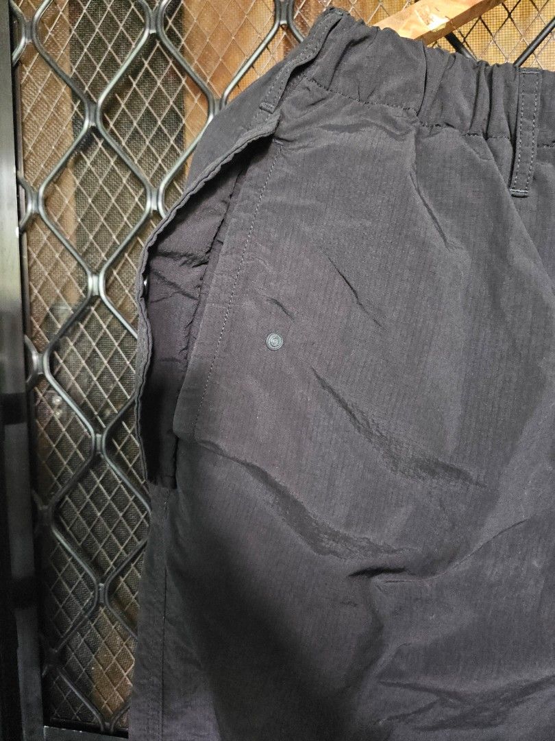 GU baggy ripstop parachute pants (Category: Trousers) located in Pasig City. Submitted by a.ejs. (Listing ID 1465784762, Image 2). Description: GU baggy ripstop parachute pants Black Medium, 28 - 34 Good as new but needs wash, na stock ng matagal dahil sa dust 500.