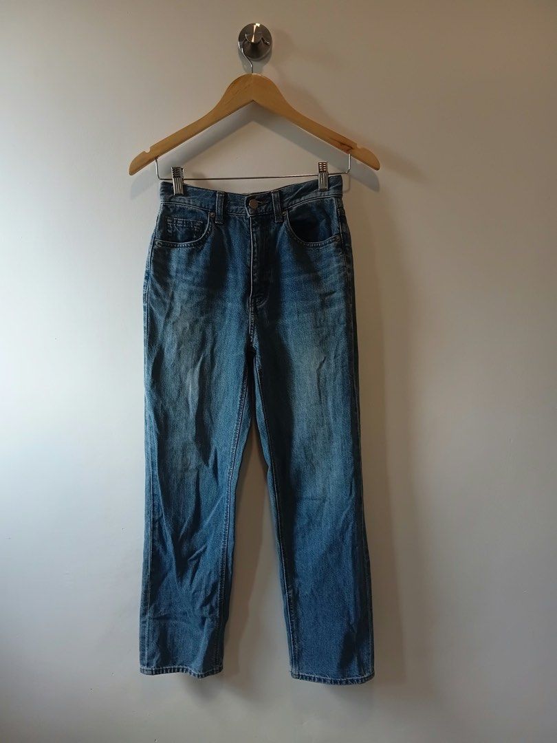 GU Blue Straight-cut Denim Jeans (Category: Jeans) located in Manila. Submitted by wisecat.4a7eea (Listing ID 1465829026, Image 2). Description: - Brand: GU - Style: High-waisted straight leg denim jeans - Color: Medium blue wash - Details: Front button closure and classic pockets - Condition: Great everyday wardrobe staple, easy to style with basic tees or sweaters.