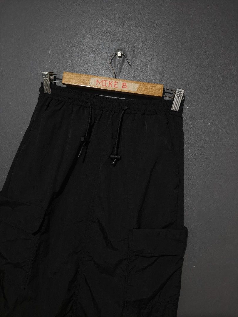 📍GU Cargo Narrow Skirt (Category: Skirts) located in Antipolo. Submitted by simplehans (Listing ID 1465893768, Image 3). Description: ‎📍GU Cargo Narrow Skirt ‎Size Medium (Black) ‎Waist- 26 to 34 ‎Length- 34 ‎Excellent Condition As New ‎DIRECT MESSAGE IF INTERESTED.