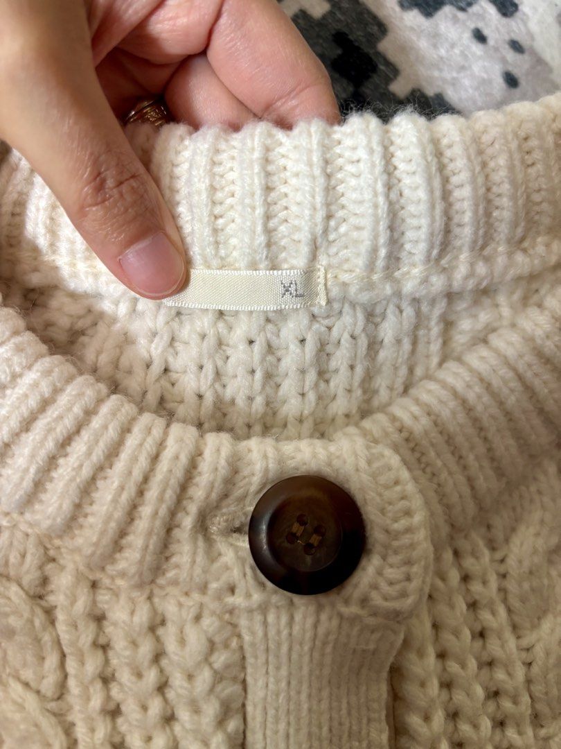 GU chunky knit cardigan button down (Category: Coats, Jackets and Outerwear) located in Baguio. Submitted by twinniesnco (Listing ID 1465764482, Image 3). Description: GU chunky knit cardigan button down Very good condition / Not overused 9/10 XL on tag No damage No stain .