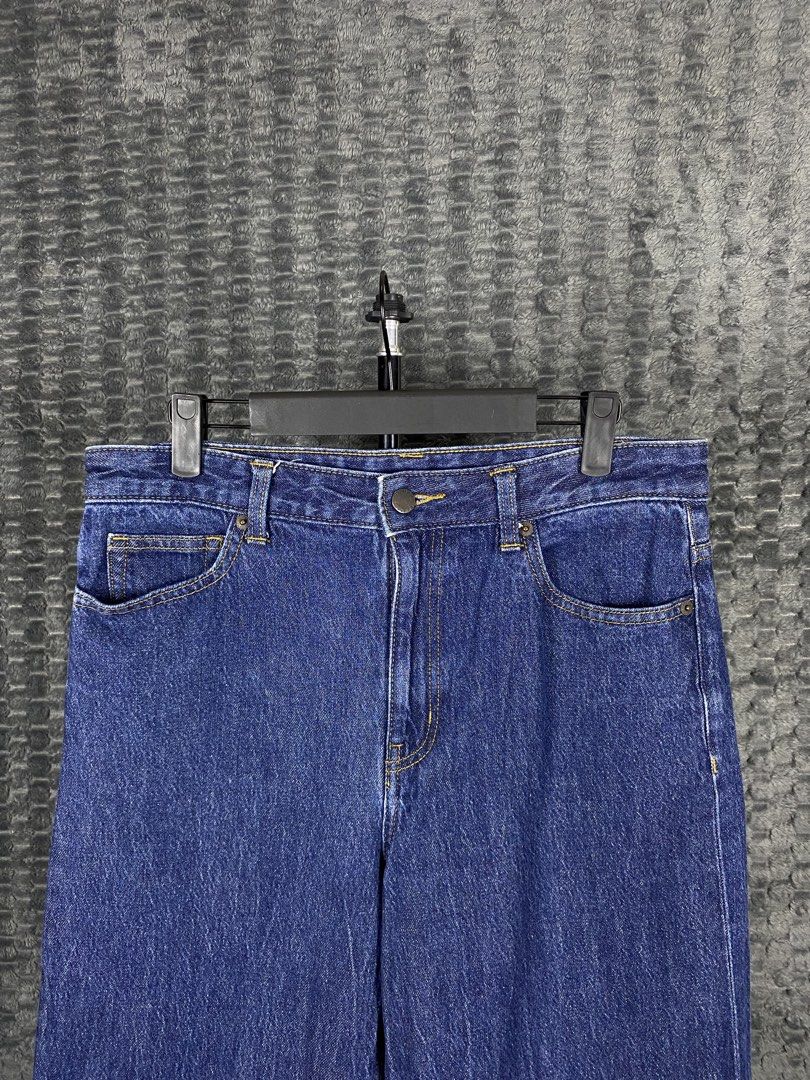 GU Dark Blue Washed Baggy Jeans (Category: Jeans) located in Bacolod City. Submitted by treasurehunts.6100 (Listing ID 1465918919, Image 2). Description: GU Dark Blue Washed Baggy Jeans Condition - Excellent Color - Color rate - 9.8 / 10 No Flaws Size Dimensions : Waist - 32 Length - 40 Thigh - 12.5 Leg Opening - 13 Brands you might find on my profile : ( Cos, Uniqlo, H&M, Zara, Muji, Ralph Lauren, Hugo Boss, Fred Perry, Lacoste, Armani, Oakley, 