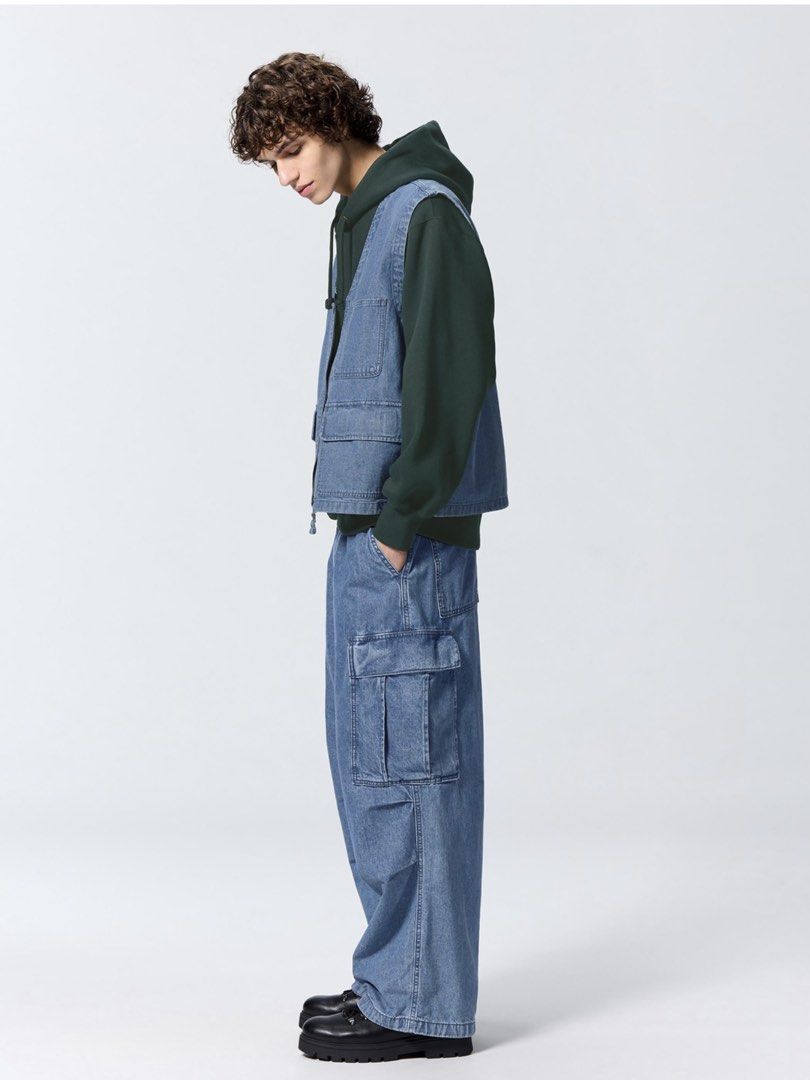 GU Denim Super Wide Cargo Pants (Category: Jeans) located in Makati City. Submitted by zclutters (Listing ID 1465819618, Image 2). Description: Got this from the men’s section for HKD 199 because I wanted something baggier than the pants available in the women’s section. It has drawstrings, so even though it’s a little loose on me, I can still adjust the fit and wear it comfortably. It’s also garterized, so it’s a pretty forgiving pair of pants f