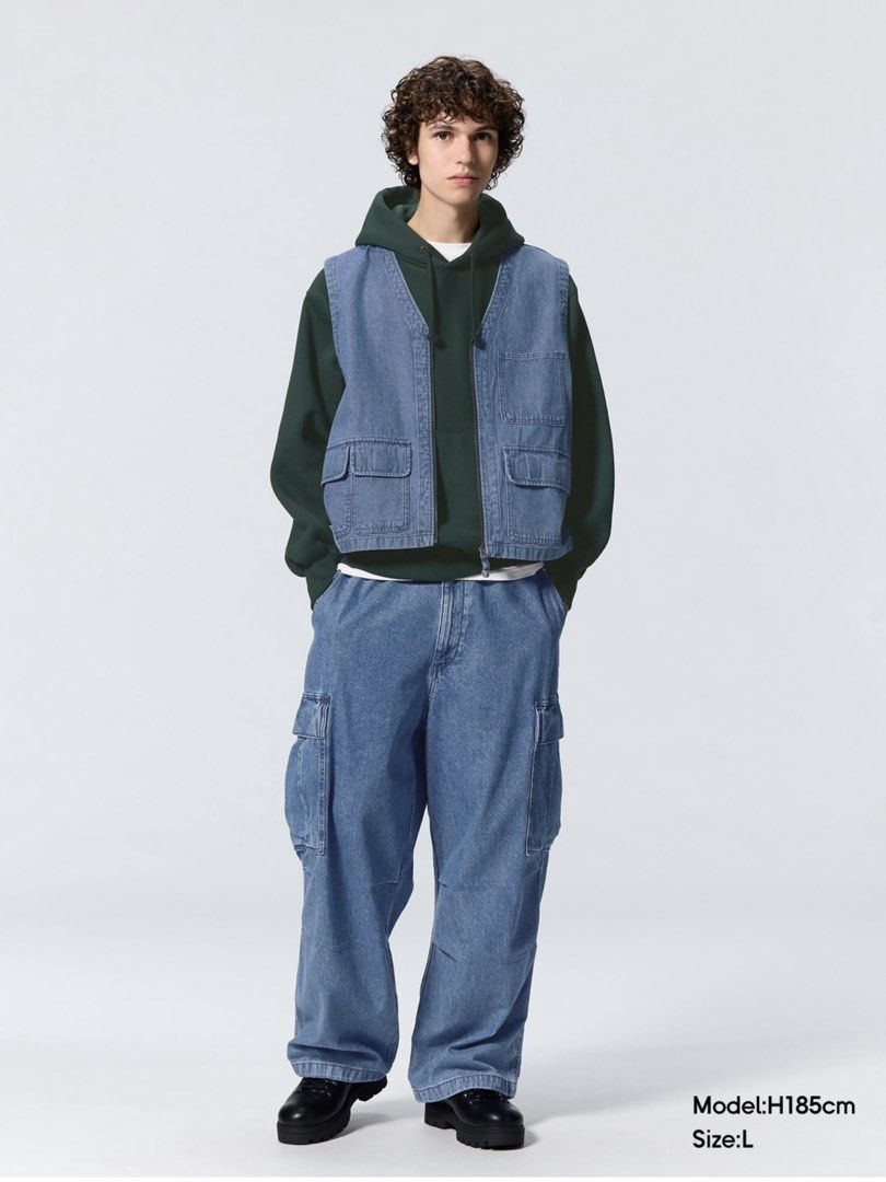GU Denim Super Wide Cargo Pants (Category: Jeans) located in Makati City. Submitted by zclutters (Listing ID 1465819618, Image 1). Description: Got this from the men’s section for HKD 199 because I wanted something baggier than the pants available in the women’s section. It has drawstrings, so even though it’s a little loose on me, I can still adjust the fit and wear it comfortably. It’s also garterized, so it’s a pretty forgiving pair of pants f