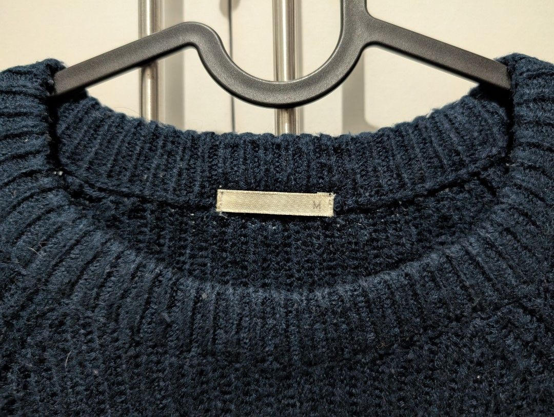 GU Navy Blue Knit Sweater Size M (Category: Longsleeves) located in Quezon City. Submitted by simplythrifted (Listing ID 1465864649, Image 2). Description: Please take time to read the infos👇 - Brand: GU - Color: Navy Blue - Size: Medium (M) - Material: 100% acrylic, warm and comfortable - Design: Crew neck with ribbed cuffs and hem - Issue: With some piling 📍MOP: Gcash/Maya 📍Shipping via Grab/Lalamove/J&T (shipping from Quezon City near Anona