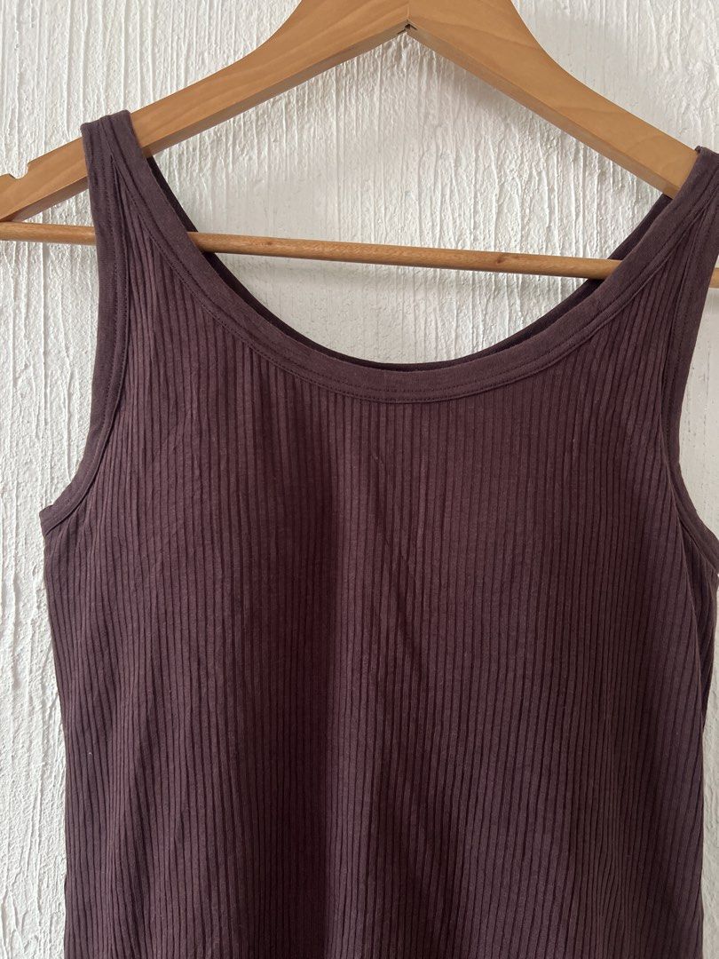 Gu Ribbed Padded Bra Top (Category: Sleeveless) located in Amadeo. Submitted by mavmadel (Listing ID 1465811872, Image 2). Description: -M on tag -excellent condition -color rate 10/10.