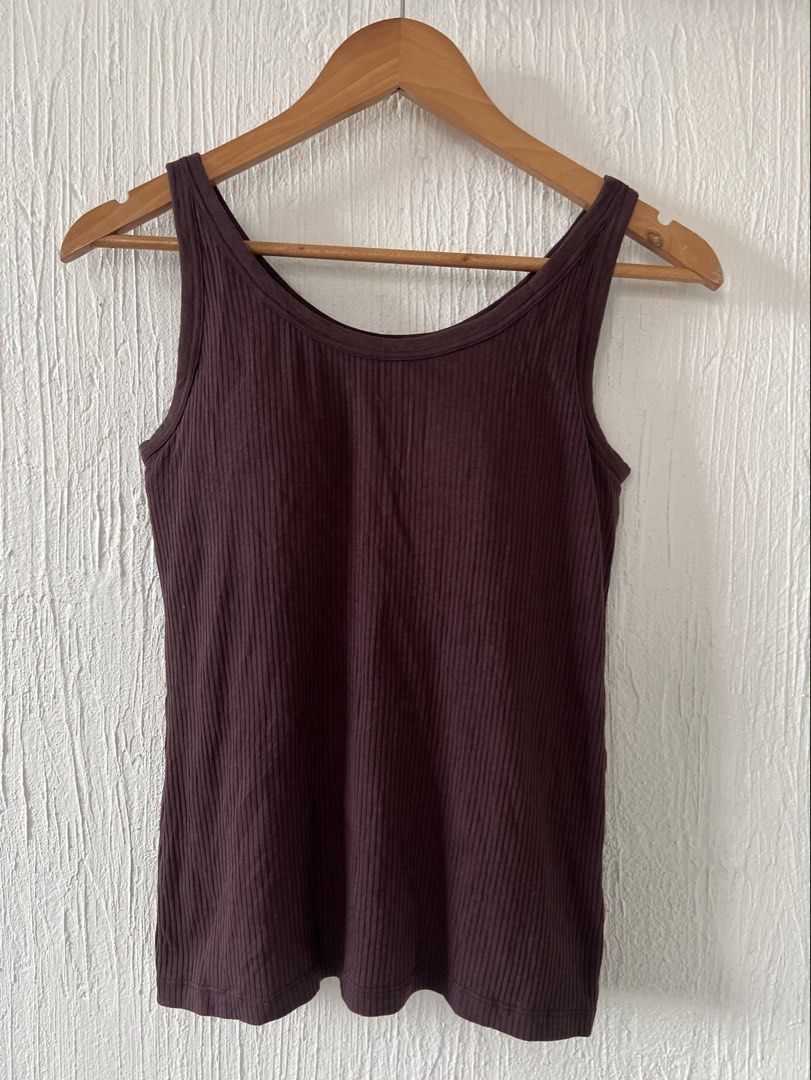 Gu Ribbed Padded Bra Top (Category: Sleeveless) located in Amadeo. Submitted by mavmadel (Listing ID 1465811872, Image 1). Description: -M on tag -excellent condition -color rate 10/10.