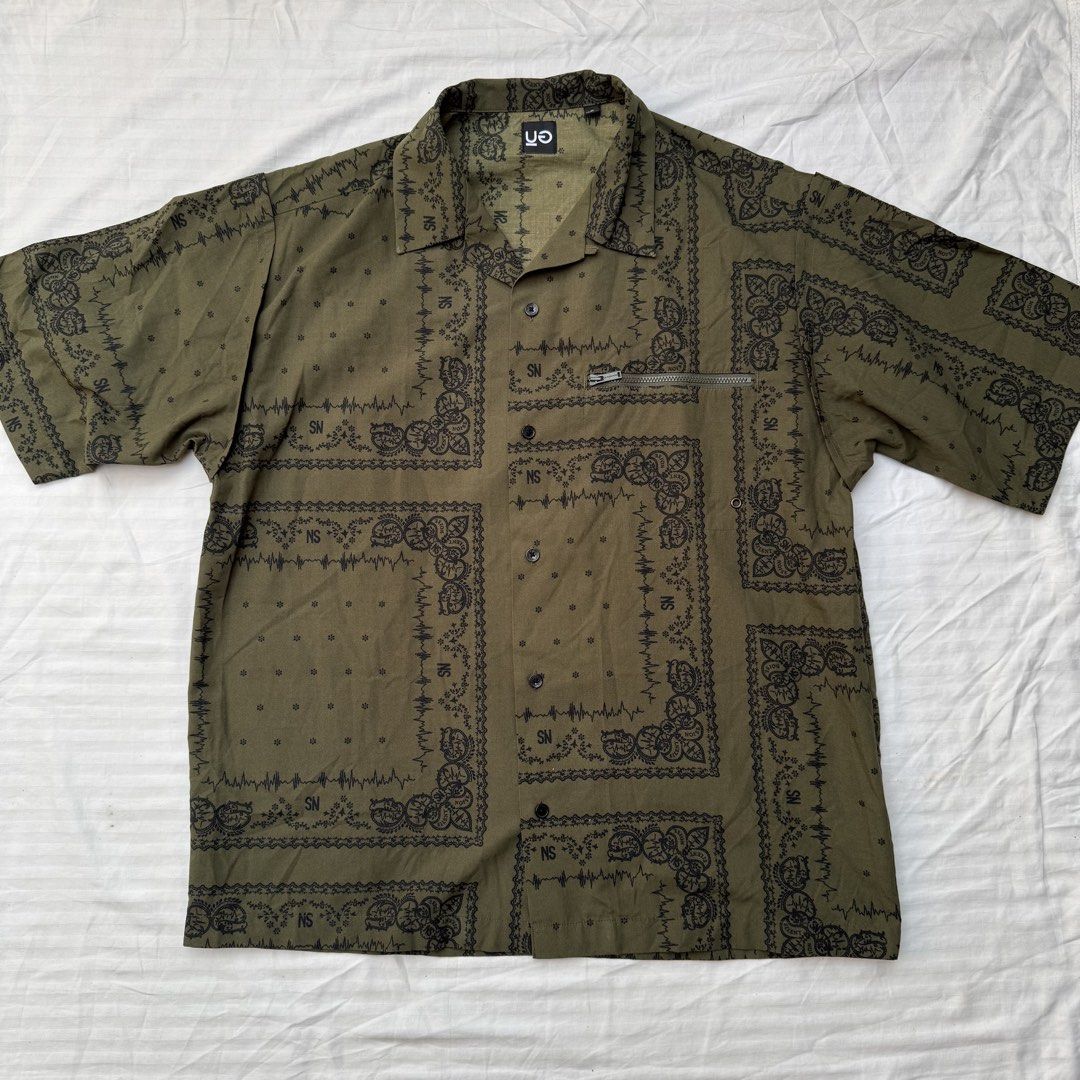 GU SILENTNOISE (Category: Tshirts & Polo Shirts ) located in Pasig City. Submitted by jaaard (Listing ID 1465912629, Image 1). Description: Size medium boxy 23x27.5 Excellent condition Pm.