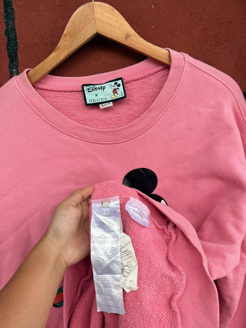 Gucci (Category: Luxury Apparel) located in Baguio. Submitted by mardimercredi14 (Listing ID 1465847732, Image 3). Description: 🔥 Gucci Dimensions: 23*30 Condition: very good Color Rate: 10 ❌ minimal hairline ❌ yellow stain (not sure if washable).