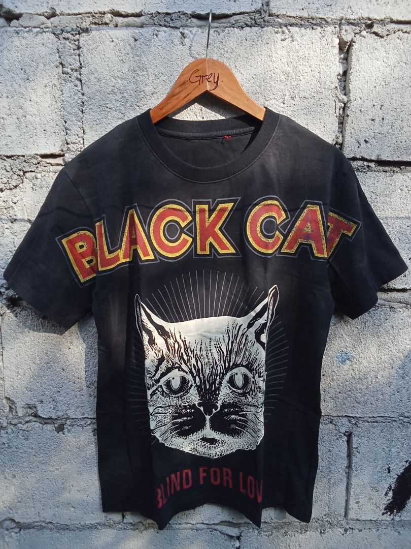 GUCCI BLIND FOR LOVE BLACK CAT TEE (Category: Tshirts & Polo Shirts ) located in Bayombong. Submitted by ern__ygr15 (Listing ID 1465839638, Image 1). Description: excellent condition issue missing tags only W20×L27 color rate 10/10.