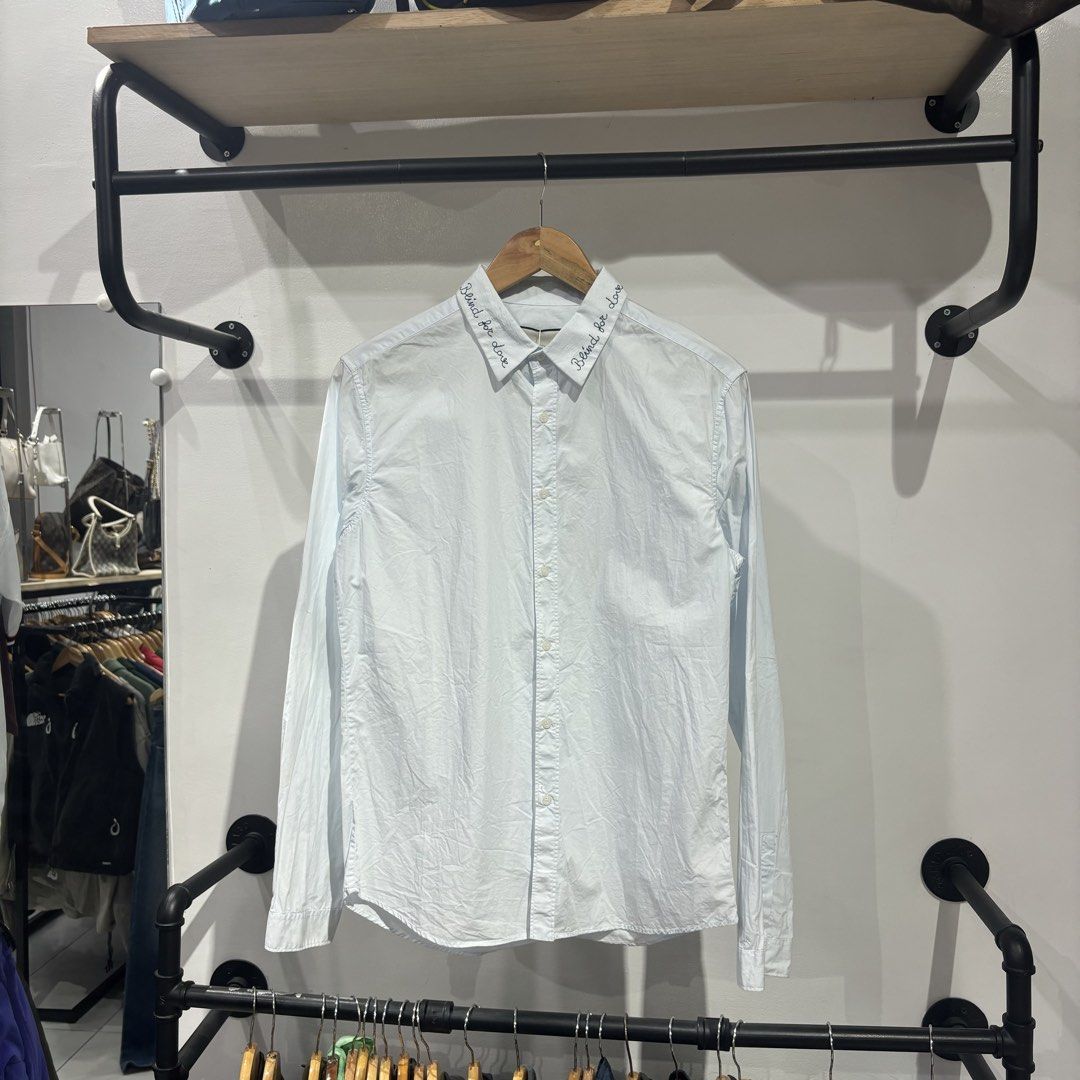 Gucci “Blind For Love” Polo longsleeve (Category: Tshirts & Polo Shirts ) located in Bambang. Submitted by heats777 (Listing ID 1465824261, Image 2). Description: Excellent condition No issue Size: 39 on tag best fit to Medium.