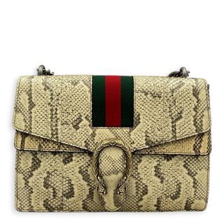 (Category: ) located in . Submitted by carousellluxury (Listing ID 1459147190, Image 1). Description: .