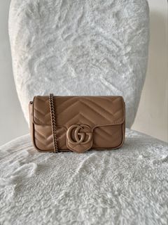 (Category: ) located in . Submitted by closet24 (Listing ID 1465851121, Image 1). Description: .