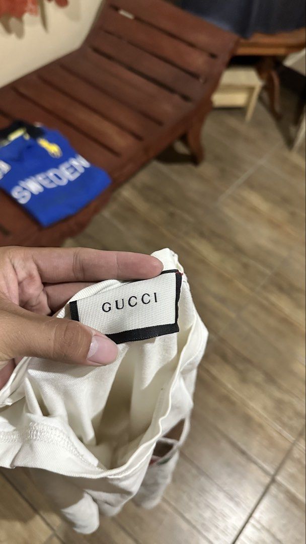GUCCI SHIRT (Category: Tshirts & Polo Shirts ) located in Manila. Submitted by urban-vintage_2 (Listing ID 1465780215, Image 3). Description: ISSUE:NONE( NEED WASH ) MOP :GCASH ( NO COD ) SHIP VIA : LALAMOVE & J&T LOCATION : PASIG CITY LENGTH : 28 WIDTH : 22.