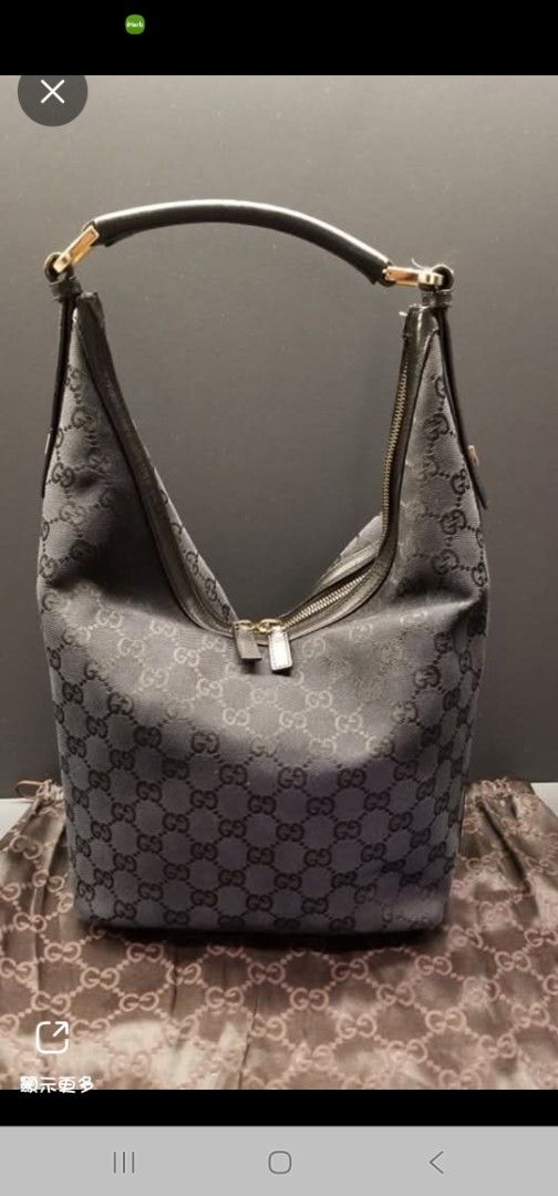 Gucci Shoulder Bag *100% Authentic* （分類：手袋及銀包）位於 Hong Kong。 由 sunnydayshoppingday 提交（商品編號 1465942543，圖片 1）。簡介： * Black Colour * Come with Original Dustbag。