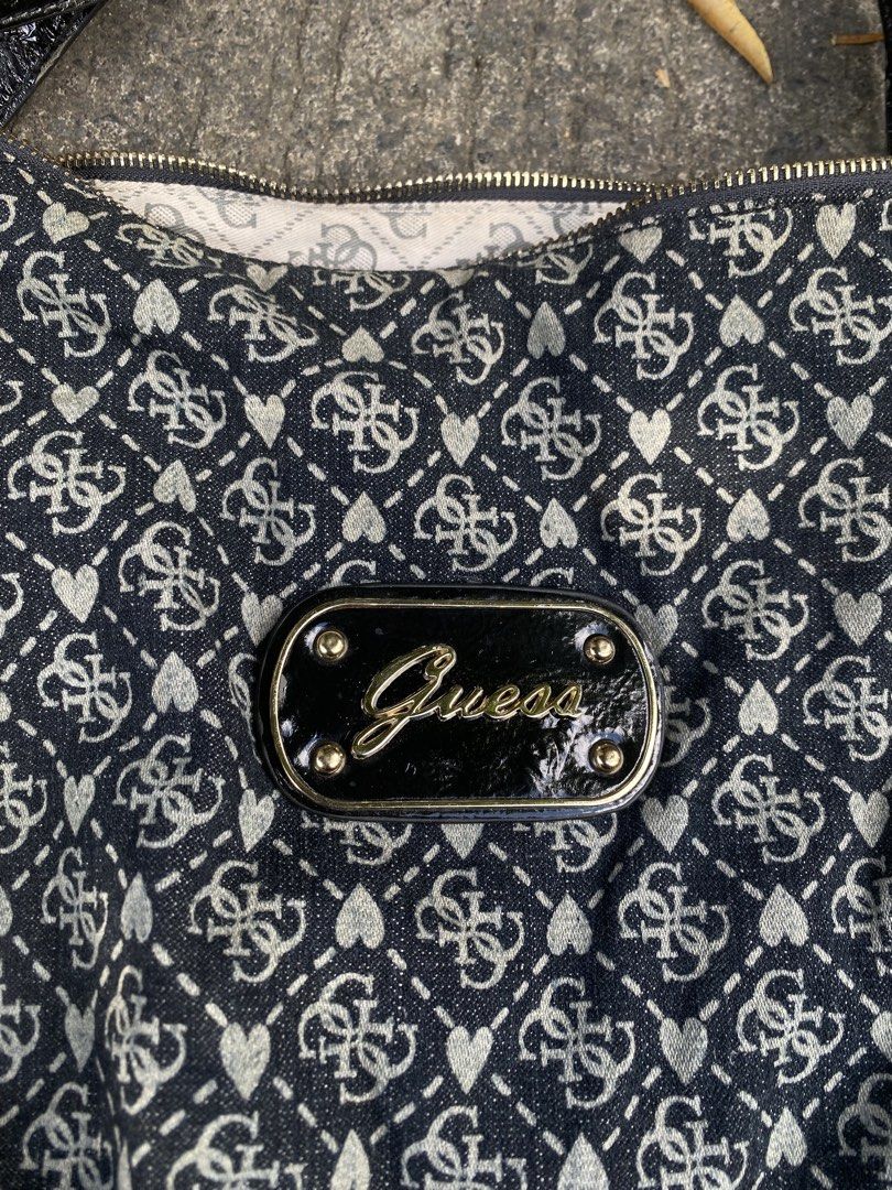 GUESS BAG (Category: Tote Bags) located in Manila. Submitted by closetbyela (Listing ID 1465765440, Image 2). Description: .
