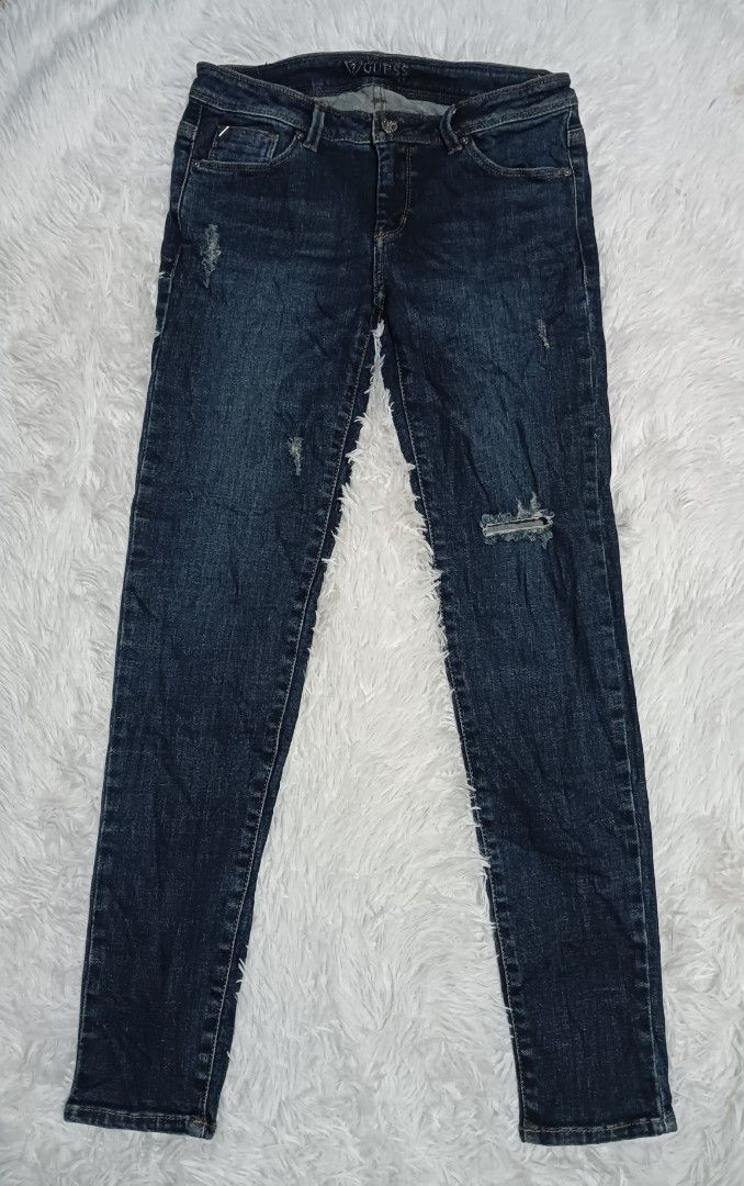 Guess tattered jeans (Category: Jeans) located in Ozamiz City. Submitted by lovethriftshop18 (Listing ID 1465810348, Image 2). Description: size 29-30 stretchable length 37.